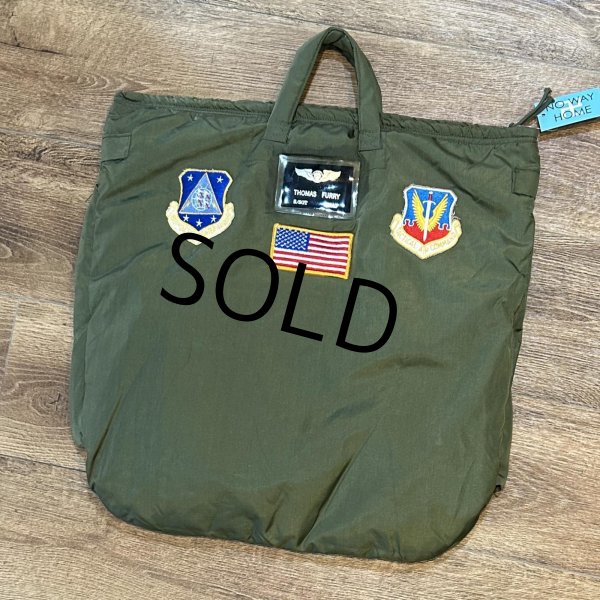 画像1: 程度良好!! 70's【ビンテージ】【米軍実物】【USAF】FURRY ワッペン付き【ヘルメットバッグ】  (1)