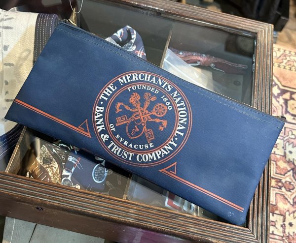 画像1: ビンテージ【THE MERCHANTS NATIONAL BANK & TRUST COMPANY】【バッグ】【ポーチ】  (1)