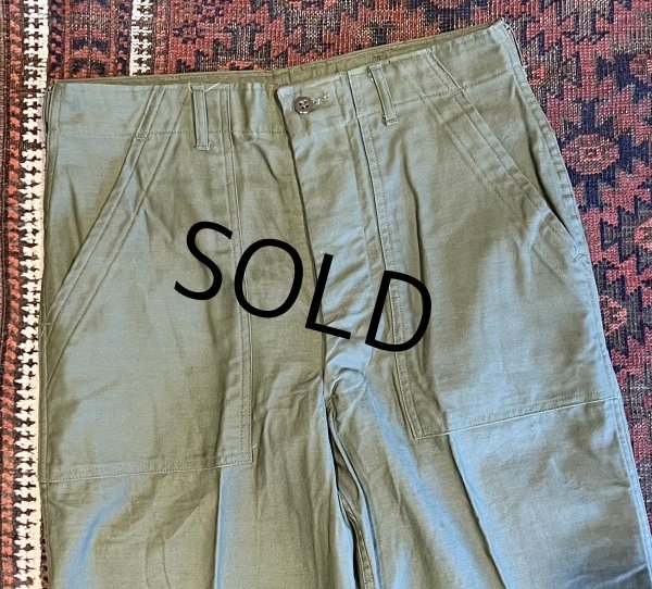 画像3: デッドストック【60's】【米軍実物】U.S.ARMY【ビンテージ】OG107【ベイカーパンツ】サイドアジャスター付き【ユーティリティパンツ】【32ｘ33】  (3)