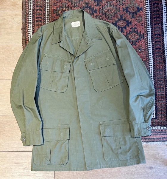 画像1: 【デッドストック】60's【ビンテージ】U.S.ARMY【米軍実物】リップストップ【ジャングルファティーグジャケット】Ｓ-Ｒ   (1)
