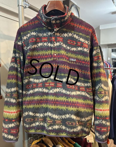 画像1: 90s ビンテージ【パタゴニア】patagonia【雪無し】紫x緑xエンジ【サカジャウィア柄】【スナップT】【フリースプルオーバー】【サイズL】  (1)