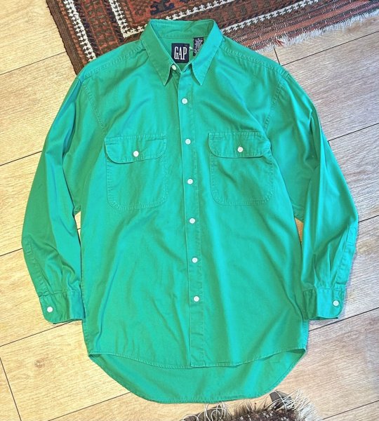 画像1: 90’ｓ【ビンテージ】【オールドギャップ】【GAP】【緑】無地【コットンシャツ】【サイズＳ】  (1)