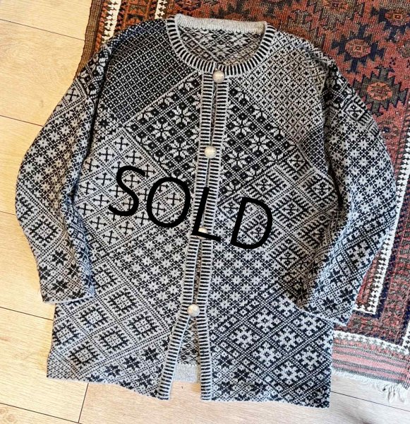 画像1: 黒ｘグレー 雪柄【ノルディックカーディガン】ウールカーディガン  (1)