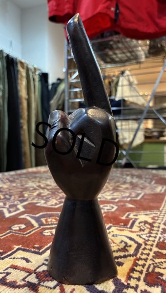 画像2: 【ビンテージ】アンティーク【木製】中指 ハンドサイン【雑貨】置物  (2)