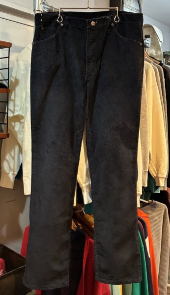 画像2: 90’s ビンテージ【USA製】Wrangler【ラングラー】【黒・ブラック】【コーデュロイパンツ】【36X32】  (2)