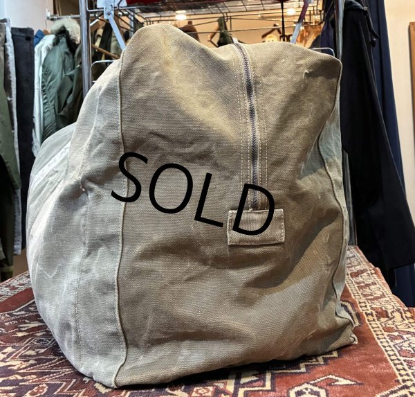 画像4: 40's〜【WW2】【ビンテージ】【米軍実物】【U.S.NAVY】ステンシル入り【パラシュートバッグ】  (4)