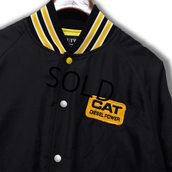 画像1: 80's【USA製】【ビンテージ】【BUTWIN】バトウィン【CAT DIESEL POWER】【黒ｘ黄色】【中綿入りサテンスタジャン】【サイズXL】  (1)