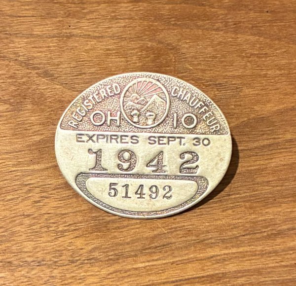 画像1: 30〜40's【ビンテージ】【PEGISTERED CHAUFFEUR】【registered chauffeur】【51492】【OHIO】オハイオ【ライセンスバッジ】【バッジ】  (1)