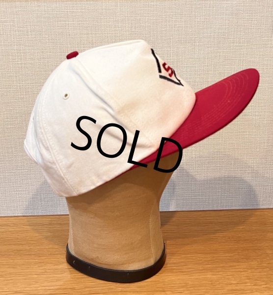 画像4: 程度良好!! 【USA製】K-Products【ビンテージ】【Sマーク】刺繍ロゴ【白×赤】BBキャップ【ベースボールキャップ】  (4)