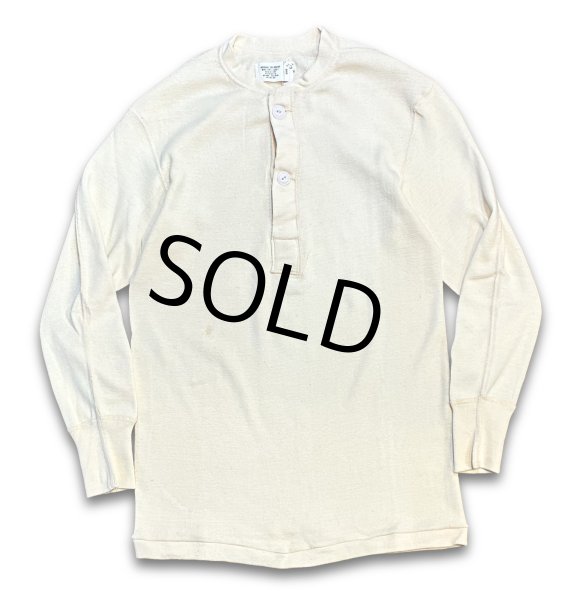 画像2: デッドストック【80's】【ビンテージ】【U.S.ARMY】【ウールｘコットン】ヘンリーネックロンＴ【アンダーシャツ】サイズM  (2)