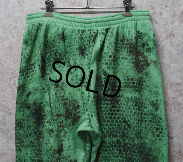画像4: デッドストック 90's【ビンテージ】【ヘインズ】後染め 蛇柄【黄緑】【スウェットパンツ】【サイズＬ】  (4)