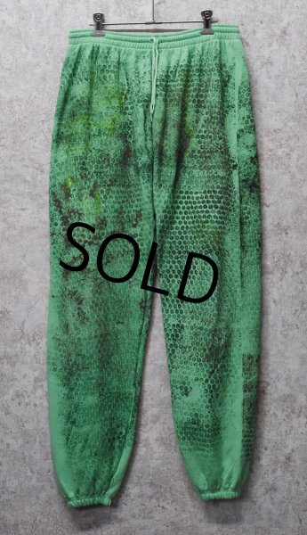 画像1: デッドストック 90's【ビンテージ】【ヘインズ】後染め 蛇柄【黄緑】【スウェットパンツ】【サイズＬ】  (1)