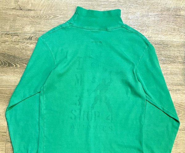 画像1: 70's【米軍実物】【ビンテージ】【U.S.NAVY】【緑】【ステンシル入り】【デッキクルーシャツ】【サイズL】  (1)