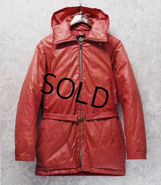 画像1: 〜80’ｓ【ビンテージ】【ALPINE DESIGN】【アルパインデザイン】【ベルト付き】赤ピンク【ダウンコート】【サイズM】  (1)