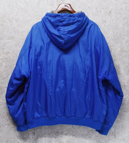 画像4: 【ビンテージ】【TYR】ティア【青ナイロン×裏フリース】【袖ロゴ入り】パーカー【サイズXL】   (4)