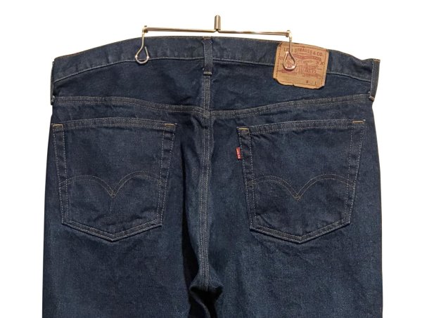 画像4: 90's~【ビンテージ】【USA製】【LEVI'S】【リーバイス５０５】濃紺 【デニムパンツ】【505-0217】【42Ｘ30】  (4)