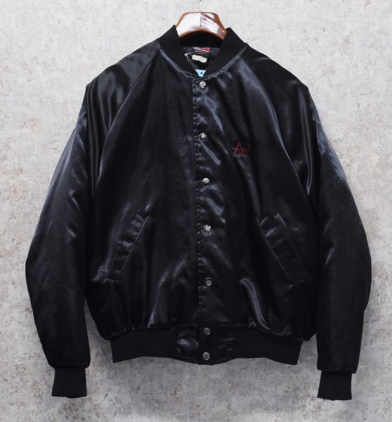 画像3: 90's【USA製】【ビンテージ】ヒルトン【HILTON】【黒】CHARACTERS【中綿入り】【サテンブルゾン】Ｌ  (3)