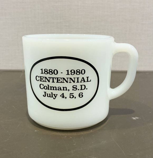 画像1: 80's【Fire King】【ファイヤーキング】【サウスダコタ】プリントマグ【マグカップ】  (1)