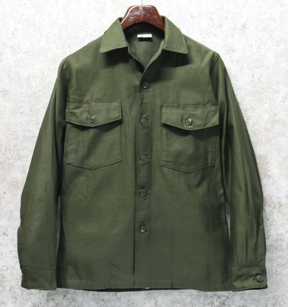 画像1: デッドストック【60's】【U.S.ARMY】【米軍実物】【ビンテージ】平ボタン【ユーティリティシャツ】【14 1/2×33】  (1)