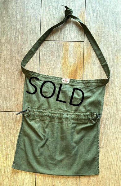 画像1: 程度良好!! 40's【ビンテージ】【米軍】【red cross】アメリカンレッドクロス HBT 【エプロンバッグ】 【レッドクロス】  (1)