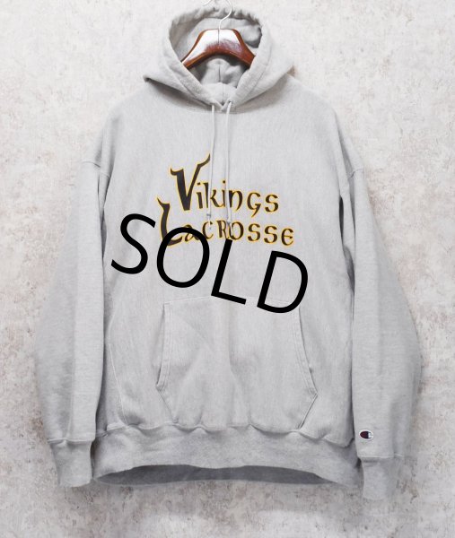 画像1: 【チャンピオン】【Champion】グレー【VIKINGS LACROSSE】バイキングス【プリント】ラクロス【リバースウィーブパーカー】【サイズXL程度】  (1)