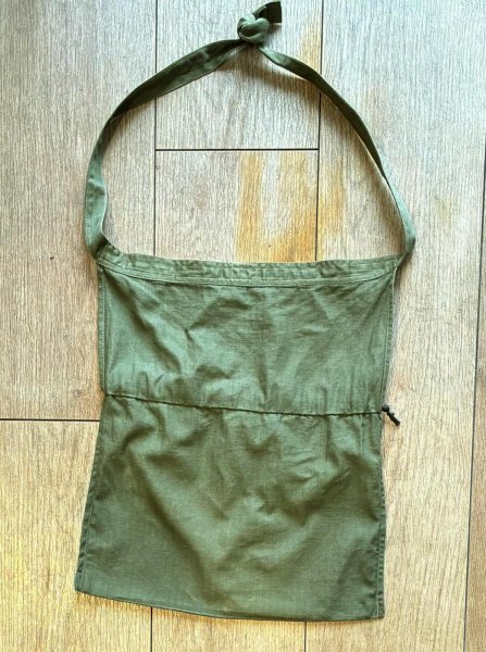 画像3: 程度良好!! 40's【ビンテージ】【米軍】【red cross】アメリカンレッドクロス HBT 【エプロンバッグ】 【レッドクロス】  (3)
