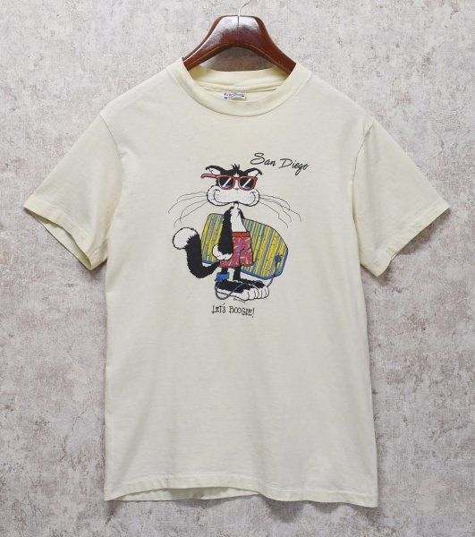 画像2: 【80's〜】【USA製】【ビンテージ】【Hanes】ヘインズ【San Diego】サンディエゴ【ライトイエロー】猫 プリント【Tシャツ】【サイズM】  (2)
