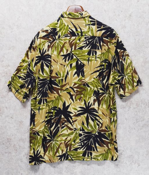 画像3: 90's【ビンテージ】【nautica】【ノーティカ】【レーヨン】茶系ｘ黒ｘ緑 【草柄】総柄【アロハシャツ】レーヨンシャツ【サイズL】  (3)