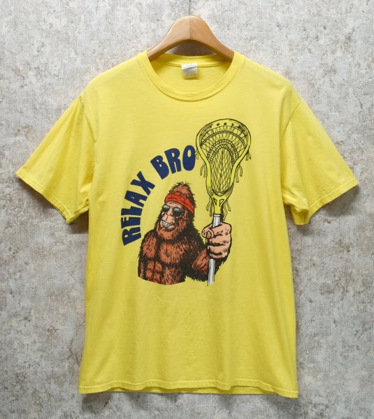 画像2: ビンテージ【port & company】ポートアンドカンパニー【RELAX BRO】ビッグフットｘラクロス【Ｔシャツ】【サイズＭ】  (2)