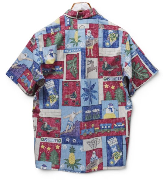 画像4: 程度良好!!【Reyn Spooner】【レインスプーナー】リミテッドエディション【MELE KALIKIMAKA】メレ カリキマカ【メリークリスマス】【波乗りサンタ】総柄【ボタンダウン】【アロハシャツ】【M】  (4)