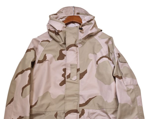 画像4: 【ほぼ未使用】【00’s】【U.S.ARMY】【デザートカモ】ゴアテックス【パーカー】フルジップジャケット【サイズM-R】  (4)