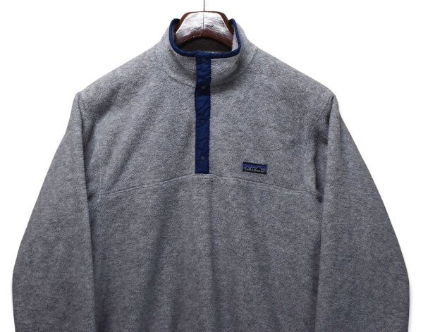 画像3: 【80’s】【ビンテージ】【USA製】【パタゴニア】【Patagonia】【三角タグ】前立てナイロン【シンチラスナップT】【フリース】プルオーバー【グレー×紺】【サイズL】  (3)